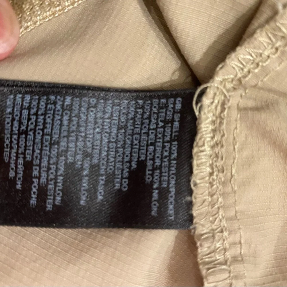 North Face Men’s Hiking Shorts.‎  Size 36.  Beige. Lot’s of Pockets.  10” Inseam